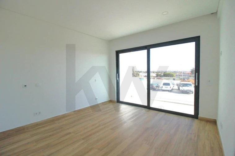 Moradia T4 para Venda em Alcantarilha e Pêra Foto 18