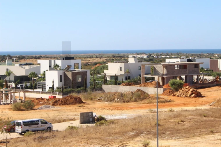 Moradia T4 para Venda em Alcantarilha e Pêra Foto 4