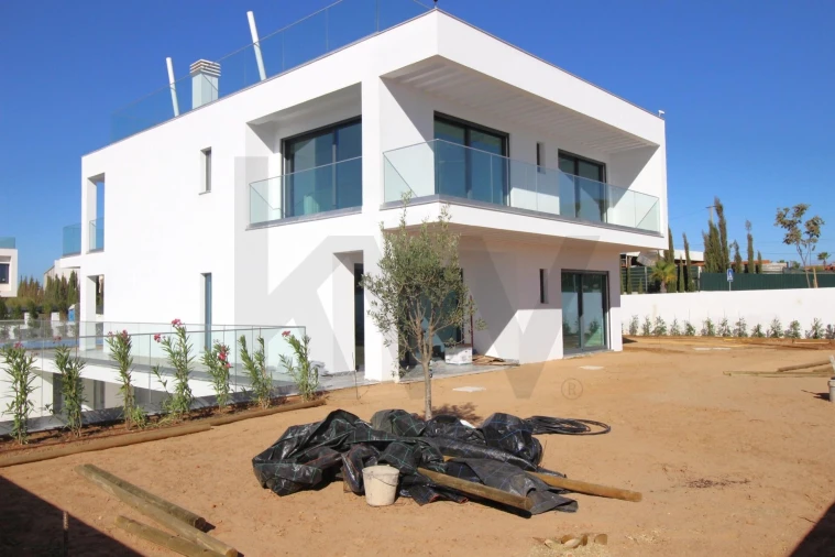 Moradia T4 para Venda em Alcantarilha e Pêra Foto 5