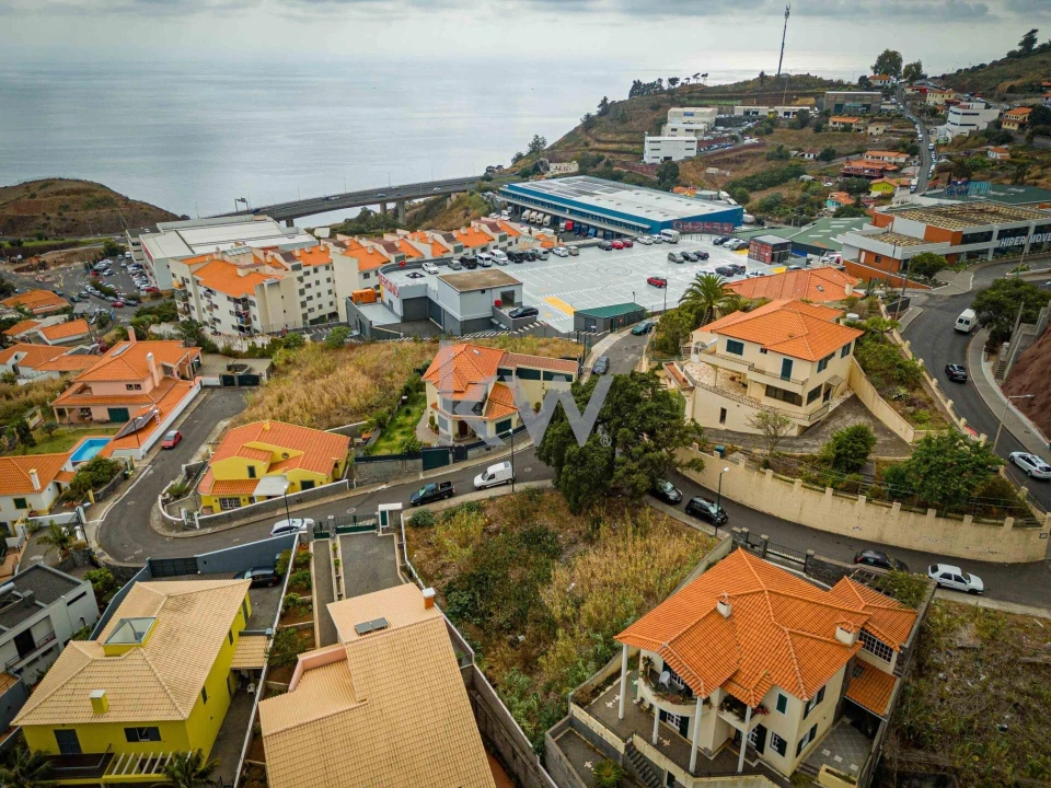 Terreno para Venda em Caniço Foto 10