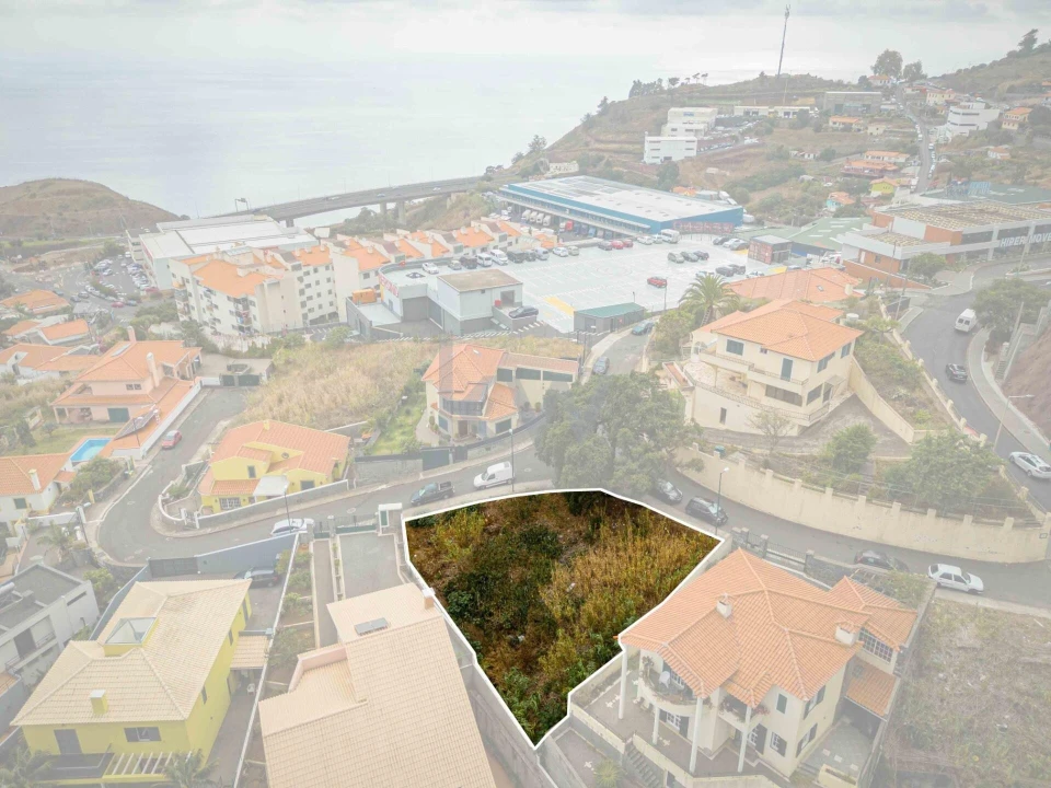 Terreno para Venda em Caniço Foto 11