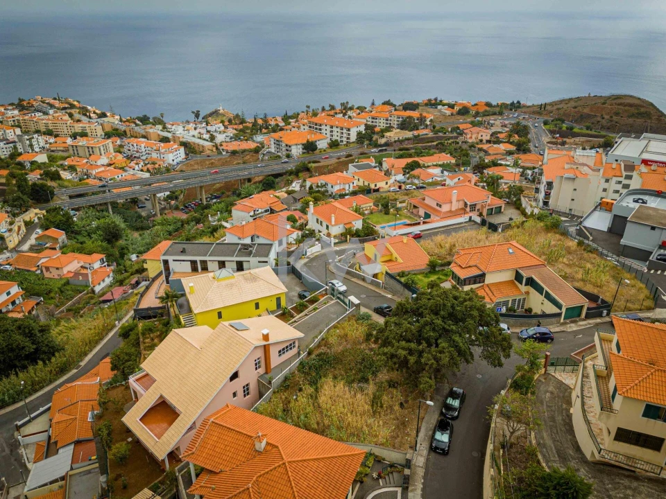 Terreno para Venda em Caniço Foto 9