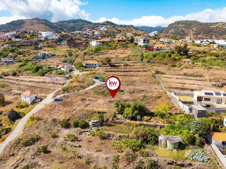 Terreno para Venda em Caniço Foto 13