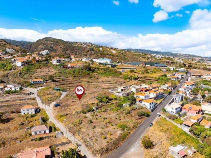 Terreno para Venda em Caniço Foto 2