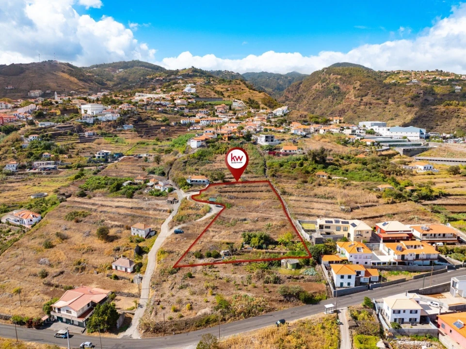 Terreno para Venda em Caniço Foto 16