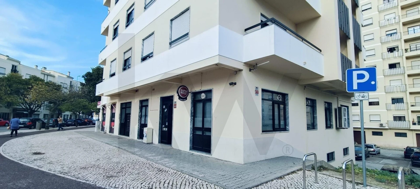 Loja para Arrendamento em Romeira e Várzea Foto 1