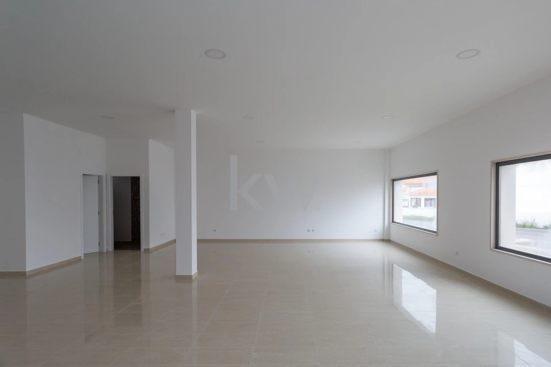 Loja para Venda em Carvoeira Foto 2