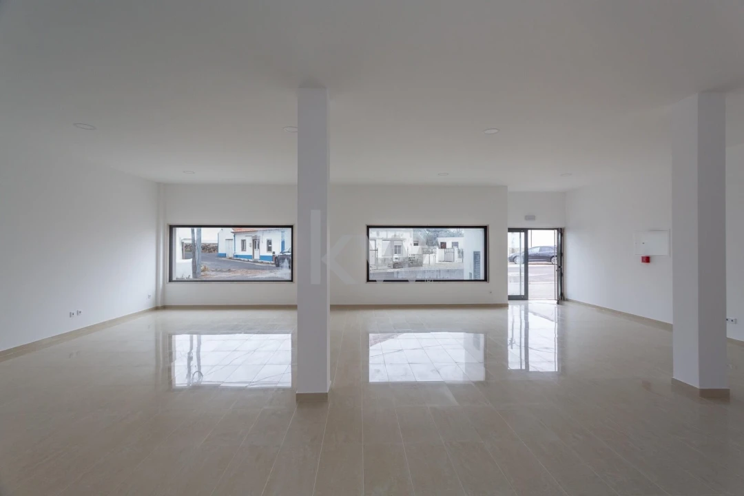 Loja para Venda em Carvoeira Foto 3