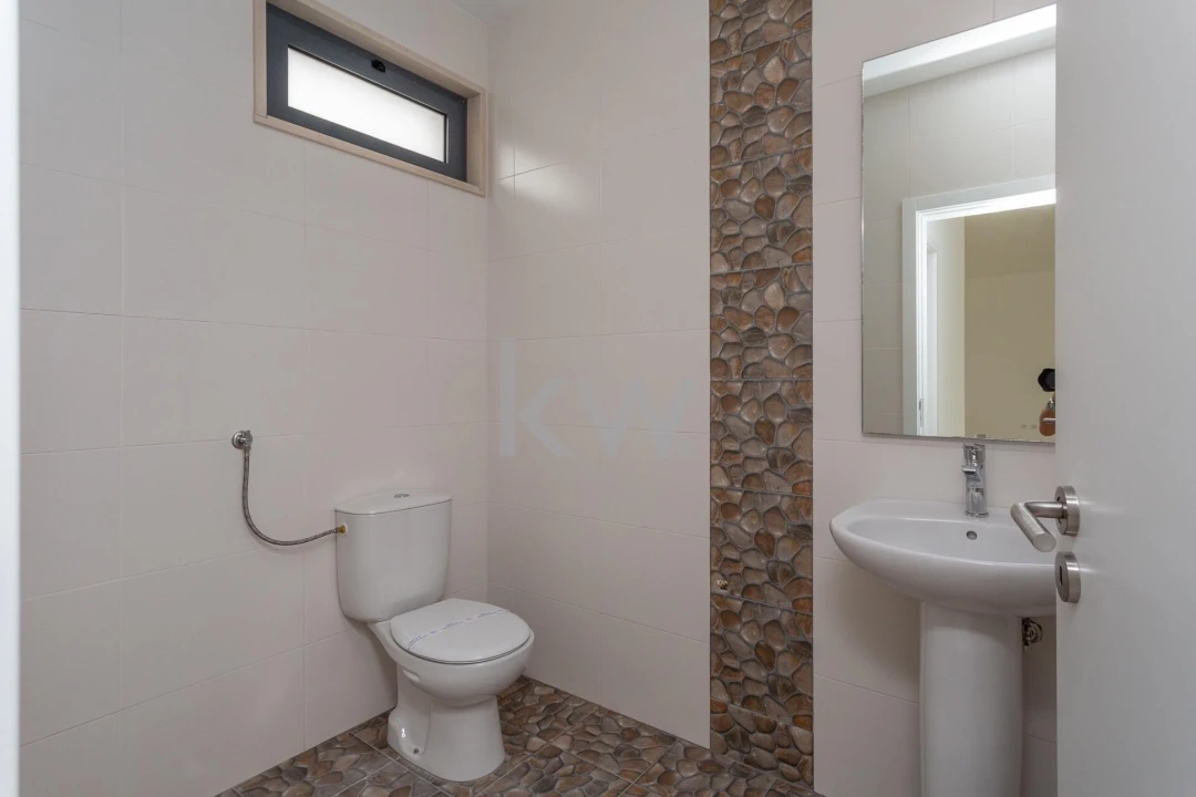 Loja para Venda em Carvoeira Foto 5