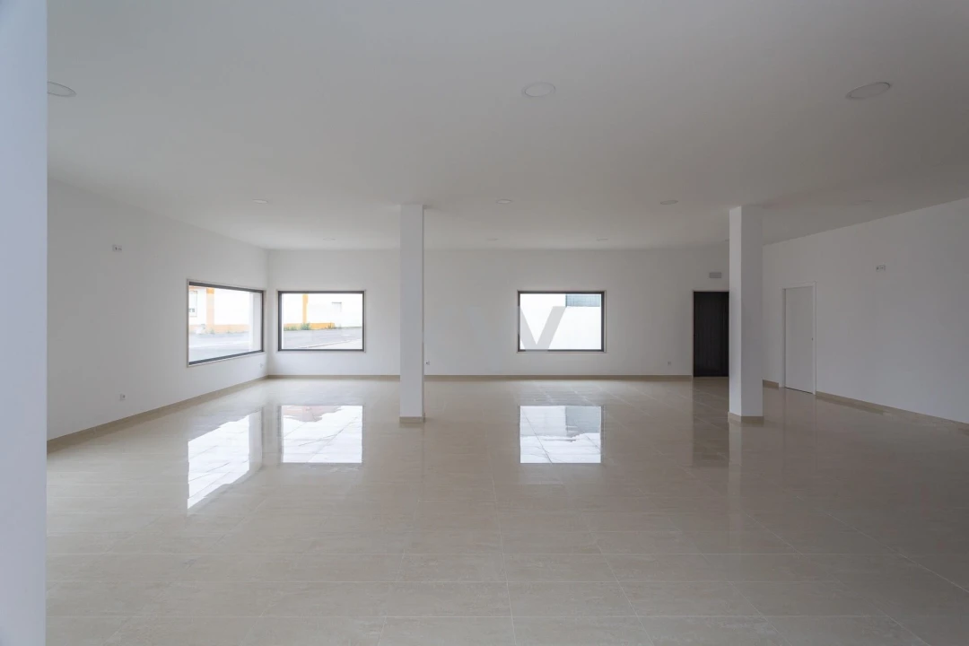 Loja para Venda em Carvoeira Foto 14