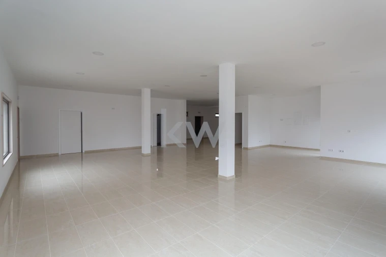 Loja para Venda em Carvoeira Foto 11