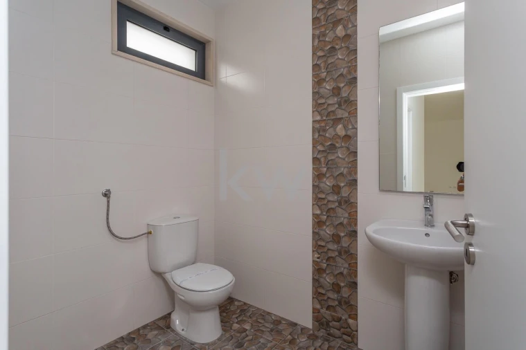 Loja para Venda em Carvoeira Foto 5