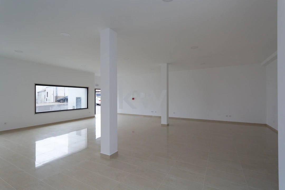 Loja para Venda em Carvoeira Foto 18