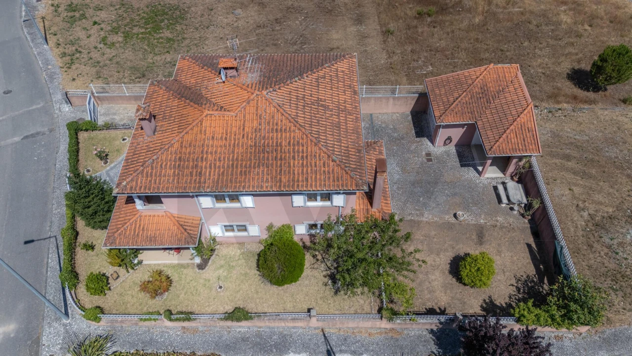 Moradia T4 para Venda em Poiares (Santo Andre) Foto 76