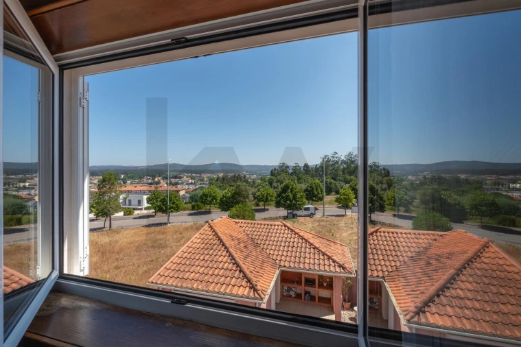 Moradia T4 para Venda em Poiares (Santo Andre) Foto 41