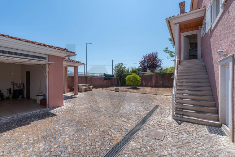 Moradia T4 para Venda em Poiares (Santo Andre) Foto 52