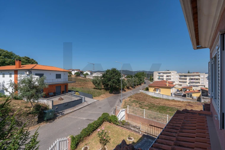 Moradia T4 para Venda em Poiares (Santo Andre) Foto 60