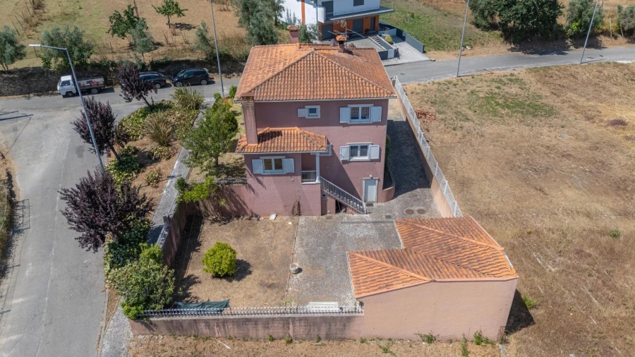 Moradia T4 para Venda em Poiares (Santo Andre) Foto 78