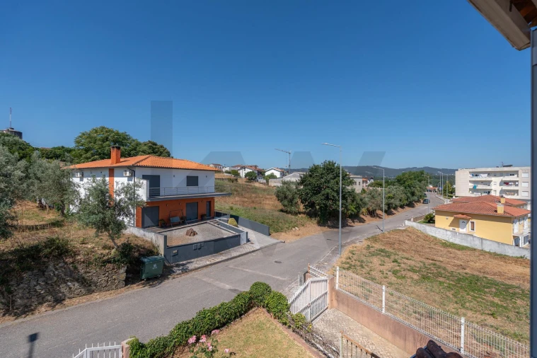 Moradia T4 para Venda em Poiares (Santo Andre) Foto 64