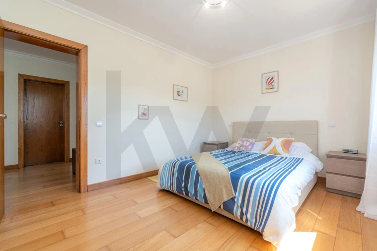 Moradia T4 para Venda em Poiares (Santo Andre) Foto 38