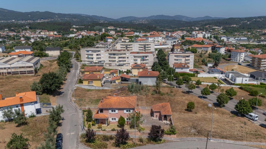 Moradia T4 para Venda em Poiares (Santo Andre) Foto 72