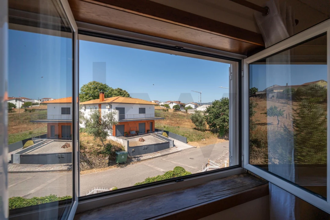 Moradia T4 para Venda em Poiares (Santo Andre) Foto 36