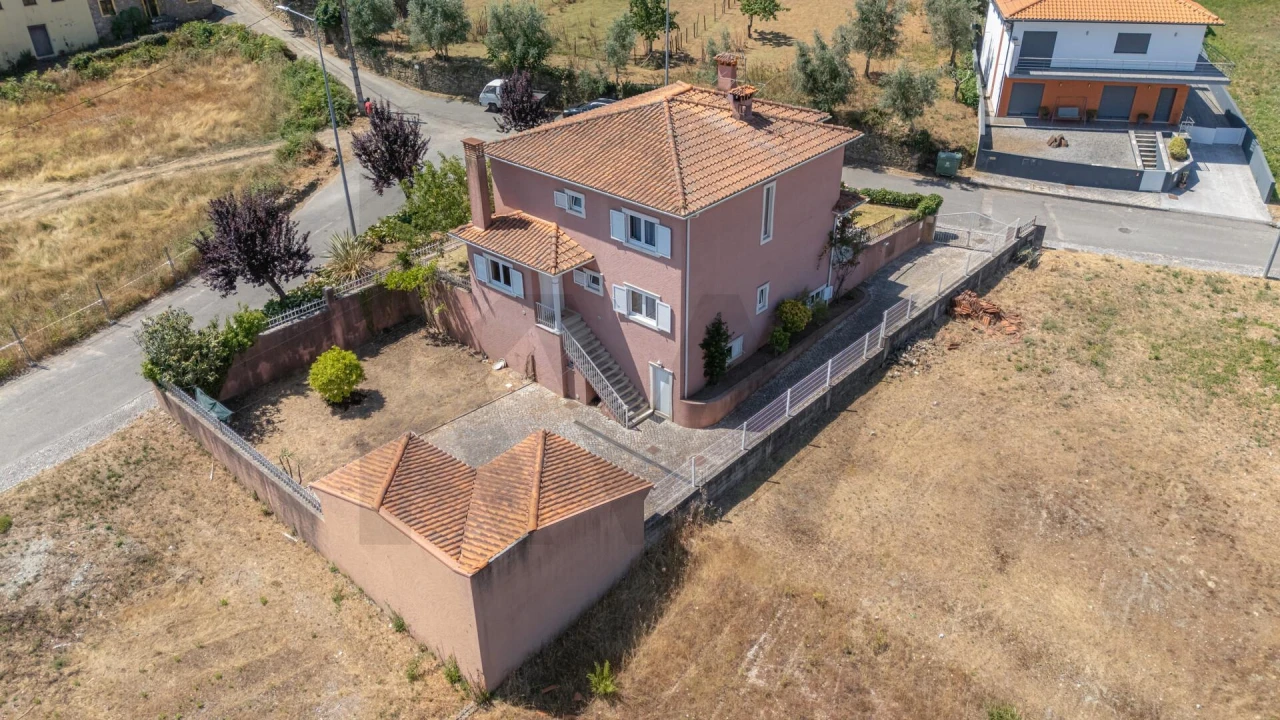 Moradia T4 para Venda em Poiares (Santo Andre) Foto 66