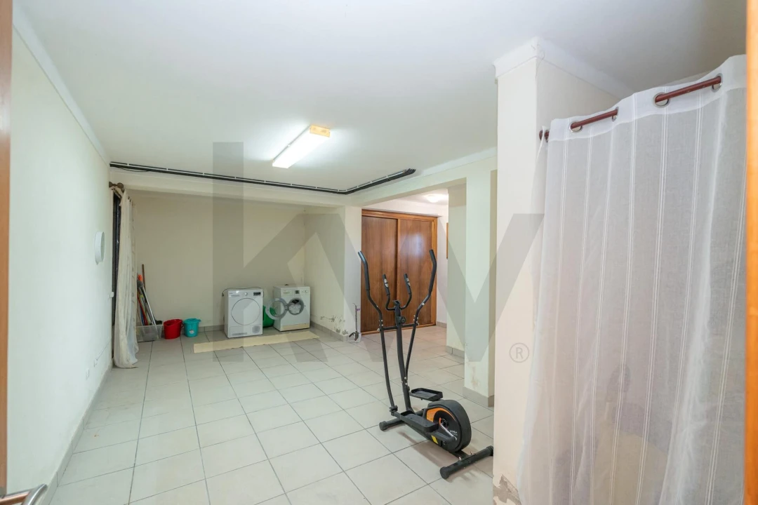 Moradia T4 para Venda em Poiares (Santo Andre) Foto 46