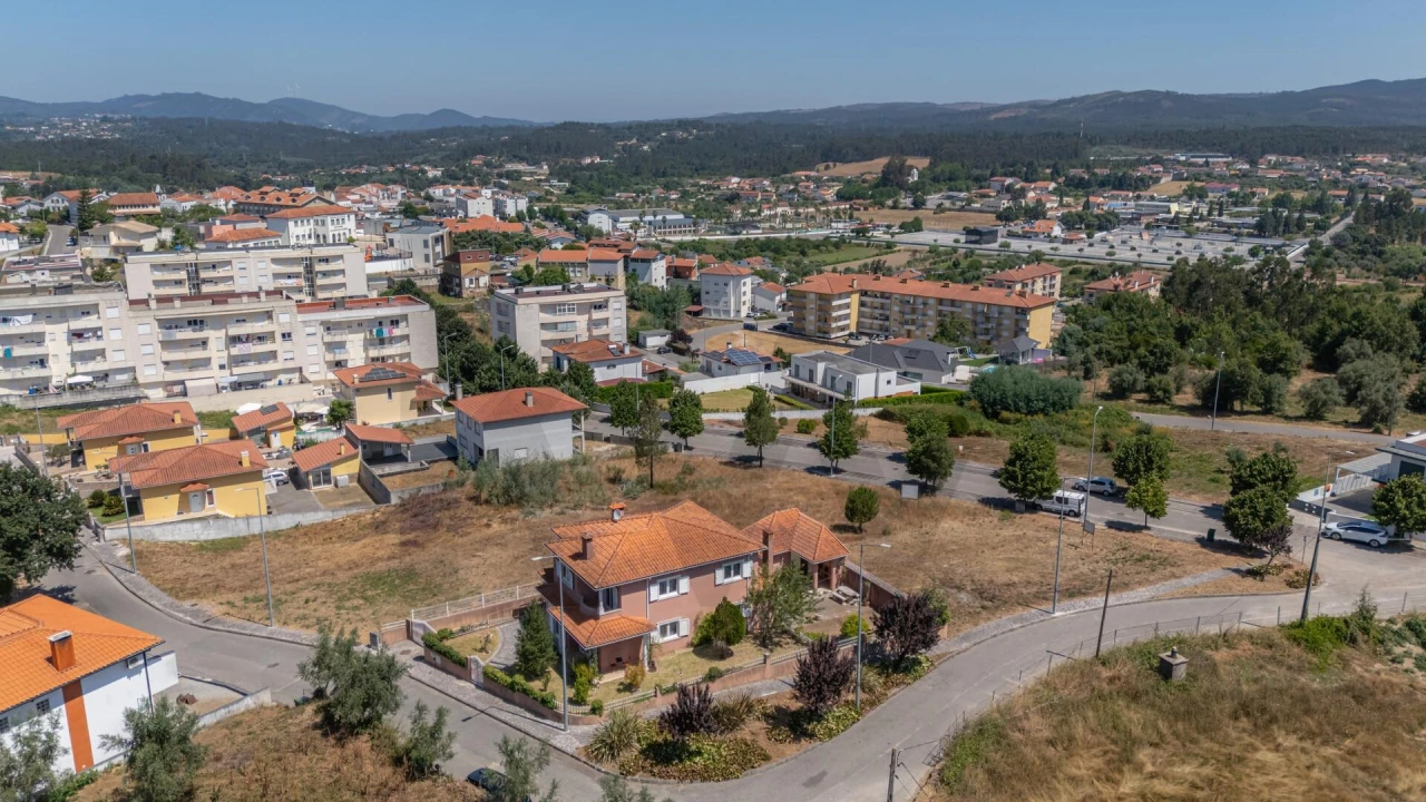 Moradia T4 para Venda em Poiares (Santo Andre) Foto 73