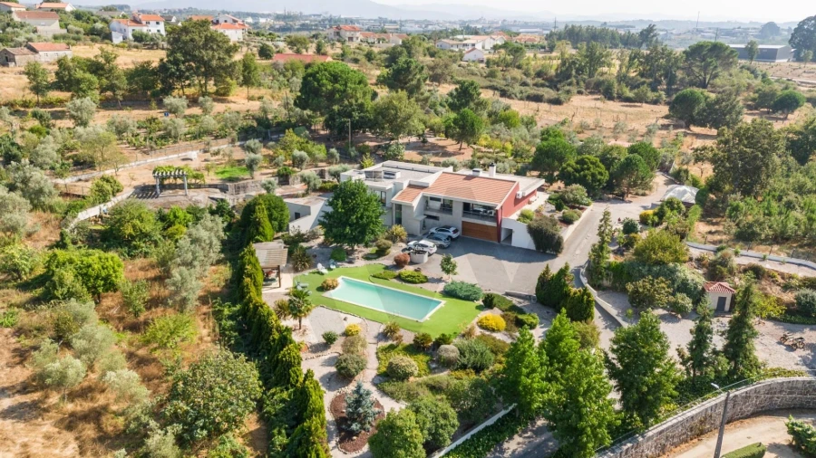 Quinta T5 para Venda em Lagos da Beira e Lajeosa Foto 1