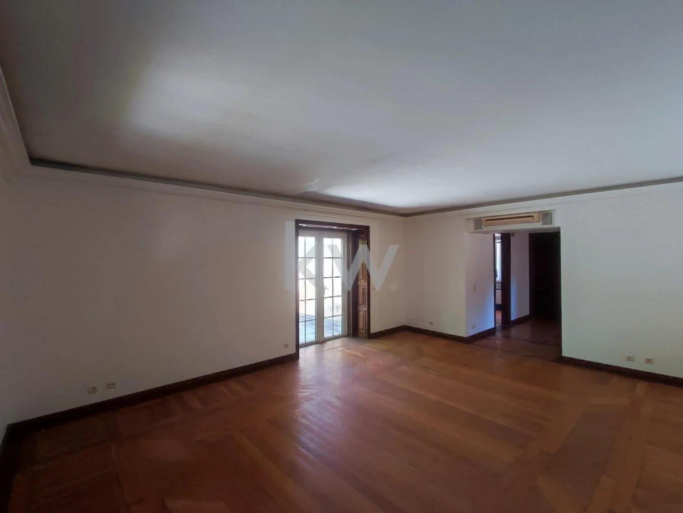 Moradia T5 para Venda em Queluz e Belas Foto 44