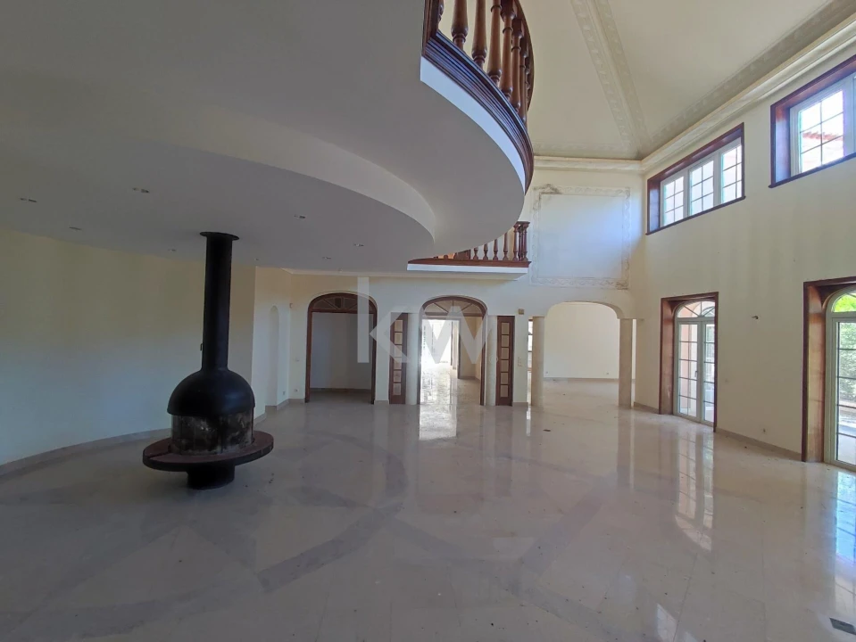 Moradia T5 para Venda em Queluz e Belas Foto 13