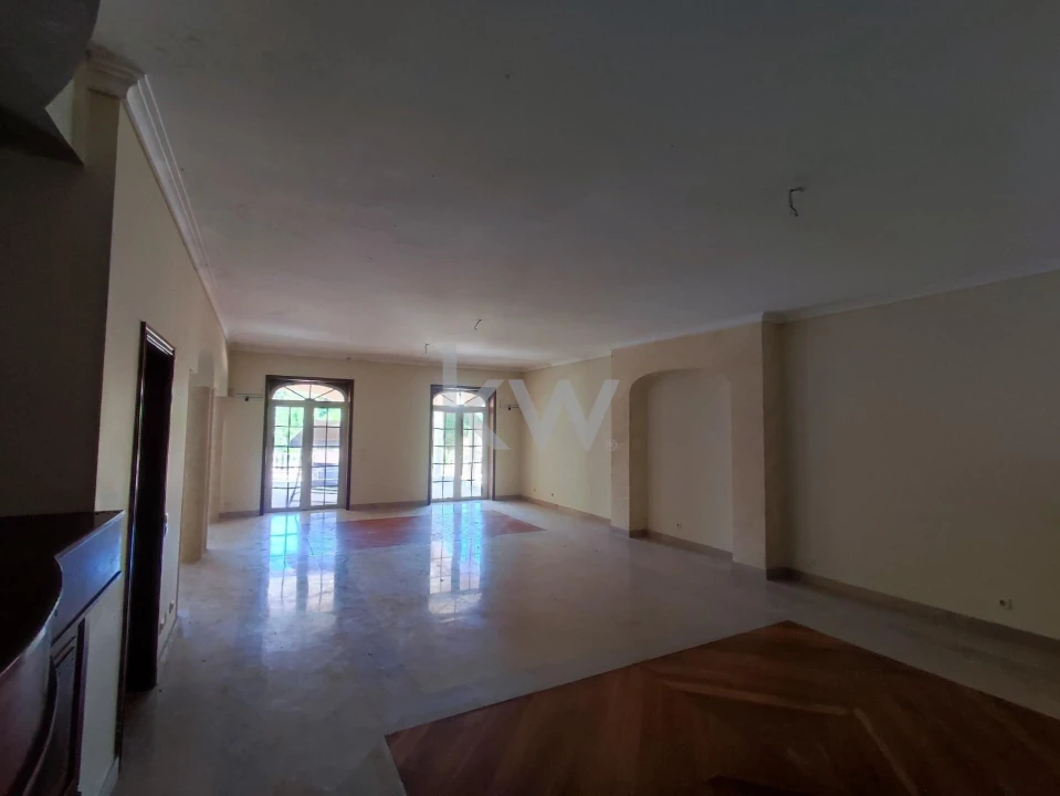 Moradia T5 para Venda em Queluz e Belas Foto 10