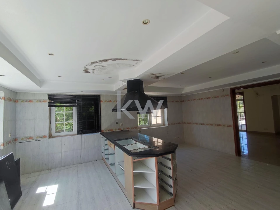 Moradia T5 para Venda em Queluz e Belas Foto 64