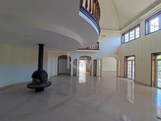 Moradia T5 para Venda em Queluz e Belas Foto 13