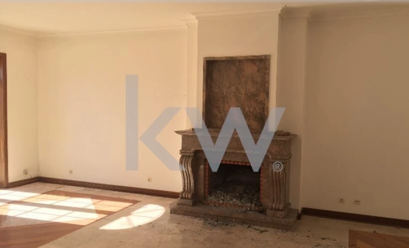 Moradia T5 para Venda em Queluz e Belas Foto 78