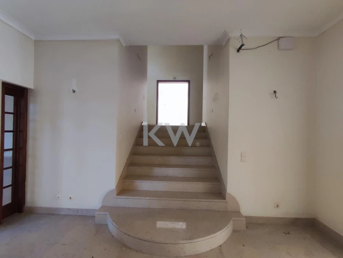 Moradia T5 para Venda em Queluz e Belas Foto 63