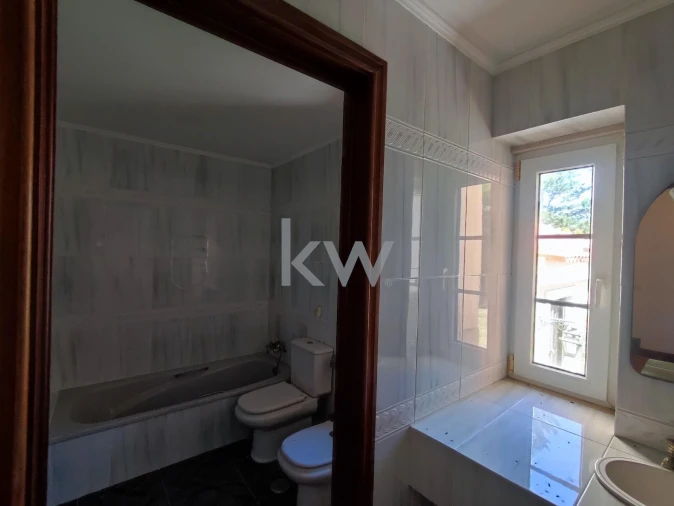 Moradia T5 para Venda em Queluz e Belas Foto 58