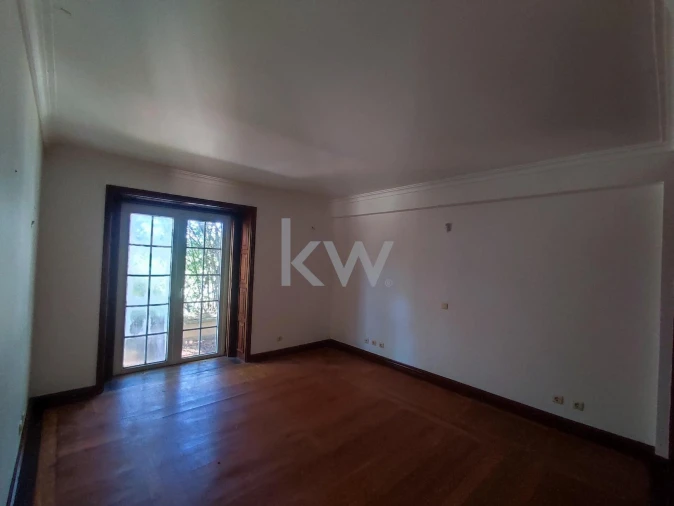 Moradia T5 para Venda em Queluz e Belas Foto 40