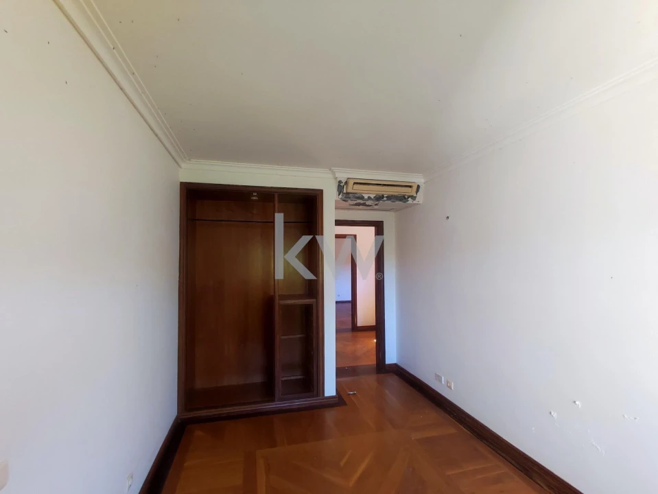 Moradia T5 para Venda em Queluz e Belas Foto 55