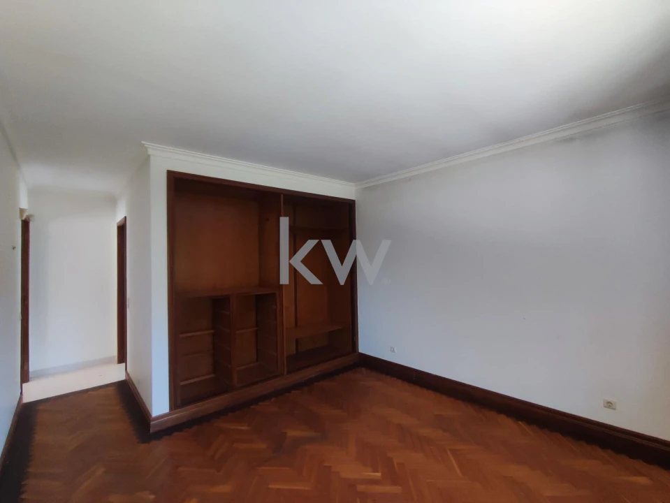 Moradia T5 para Venda em Queluz e Belas Foto 71