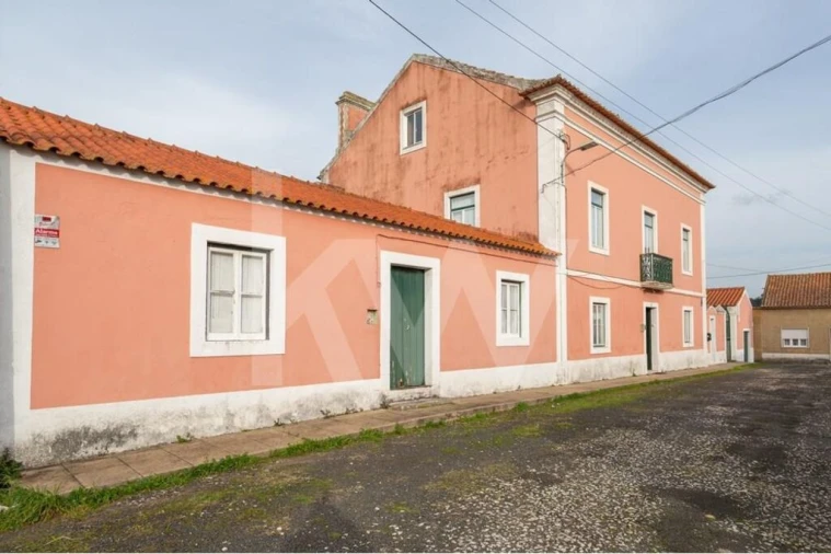 Moradia T5 para Venda em Tornada e Salir do Porto Foto 3