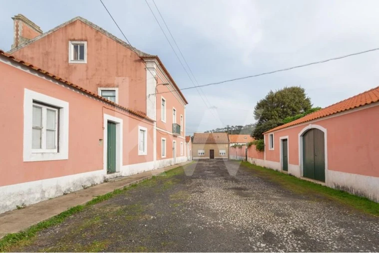 Moradia T5 para Venda em Tornada e Salir do Porto Foto 4