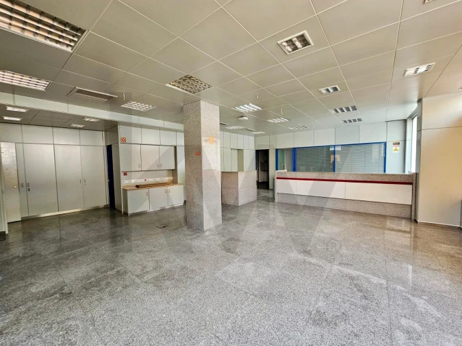 Loja para Venda em Costa da Caparica Foto 11