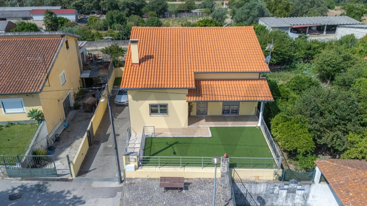 Moradia T3 para Venda em Cordinhã Foto 3