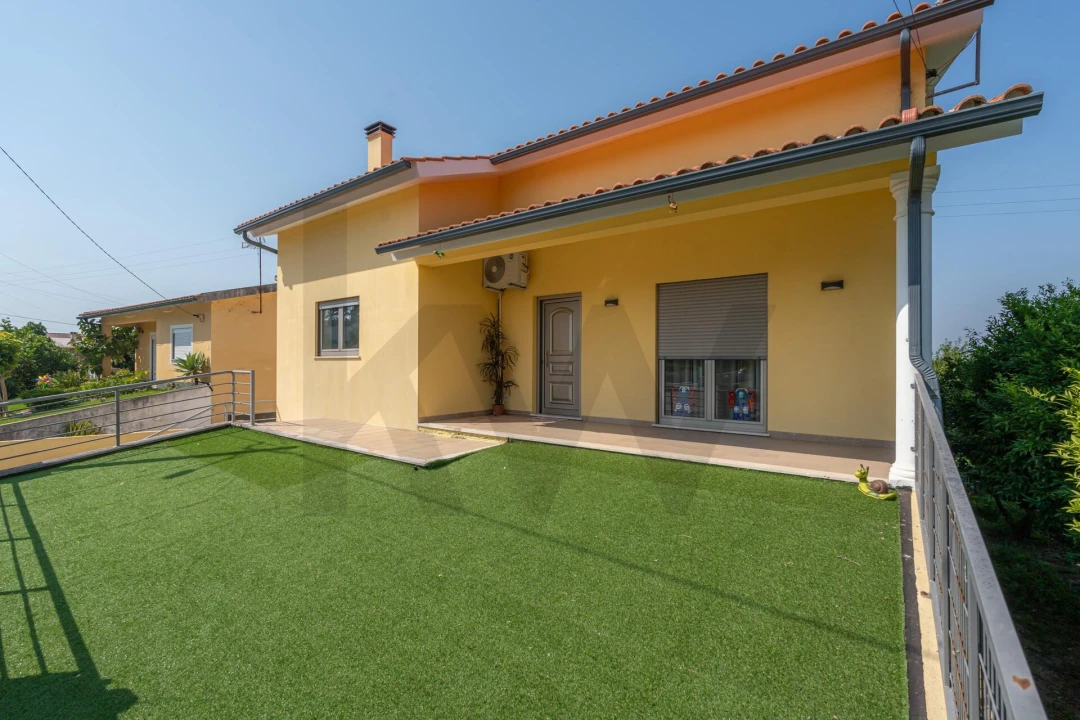 Moradia T3 para Venda em Cordinhã Foto 41