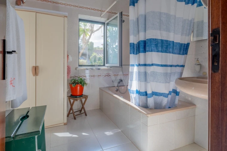 Moradia T5 para Venda em Vau Foto 27