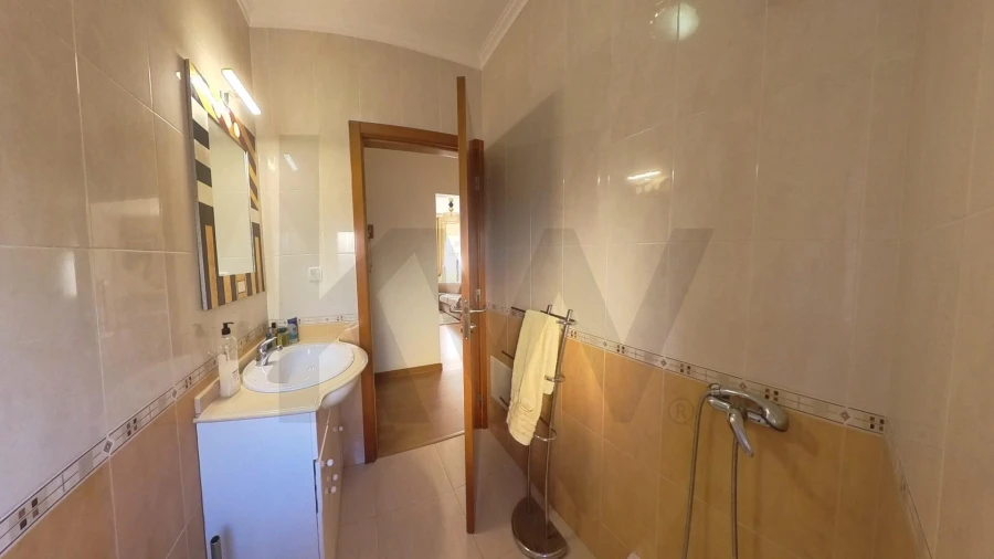 Moradia T3 para Venda em Santa Barbara Foto 16