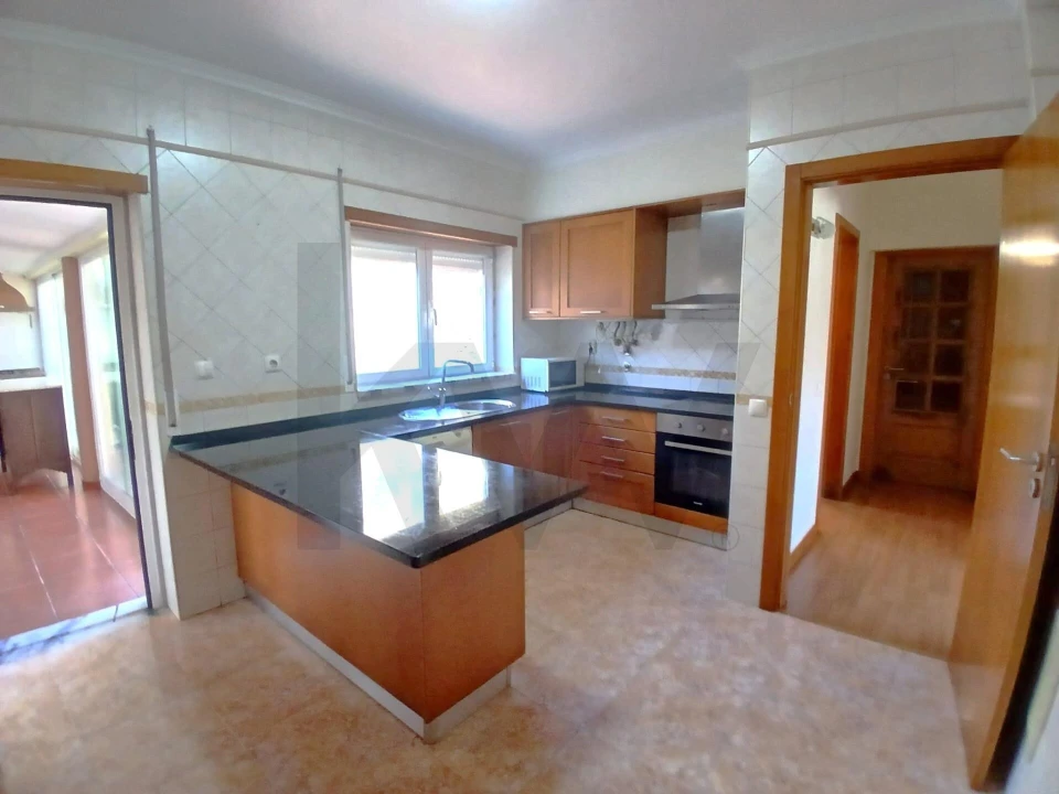 Moradia T3 para Venda em Santa Barbara Foto 1