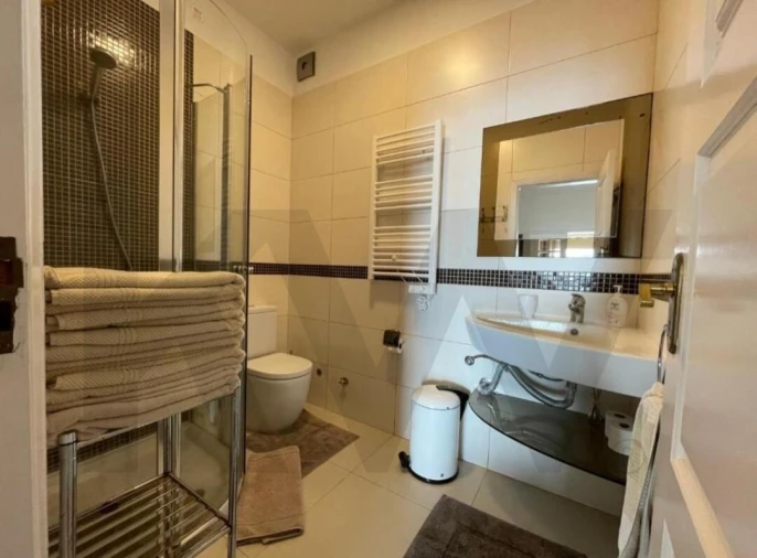 Moradia T6 para Venda em Caniço Foto 22